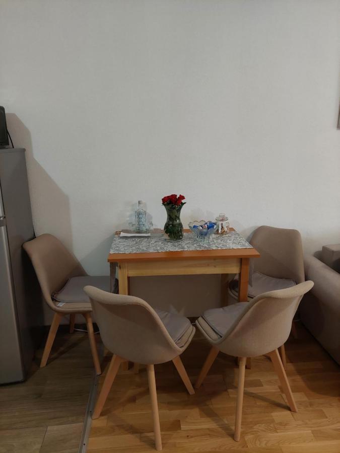 סיגישוארה Apartament Ambrus מראה חיצוני תמונה